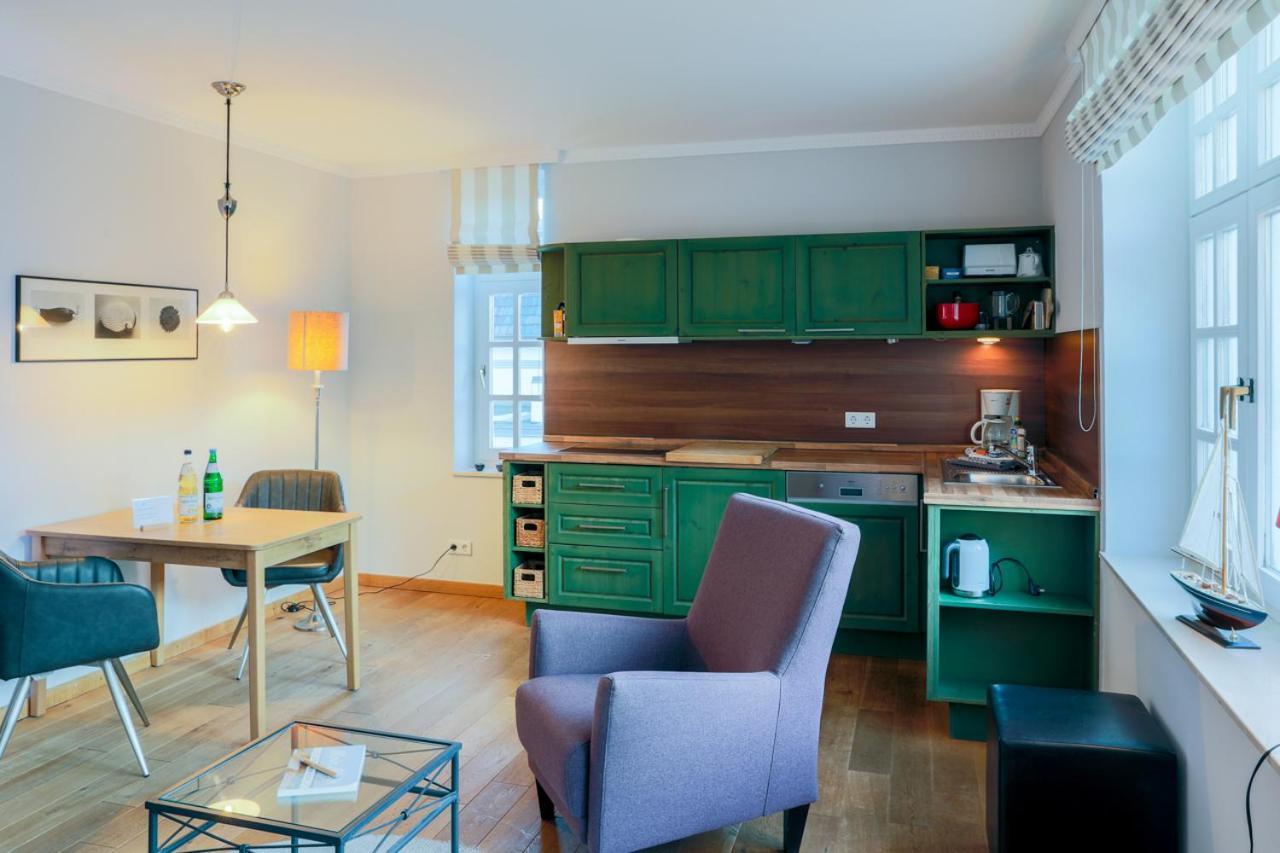 Villa Friedericia, Wohnung 3-Hochparterre Links Wyk auf Foehr Luaran gambar