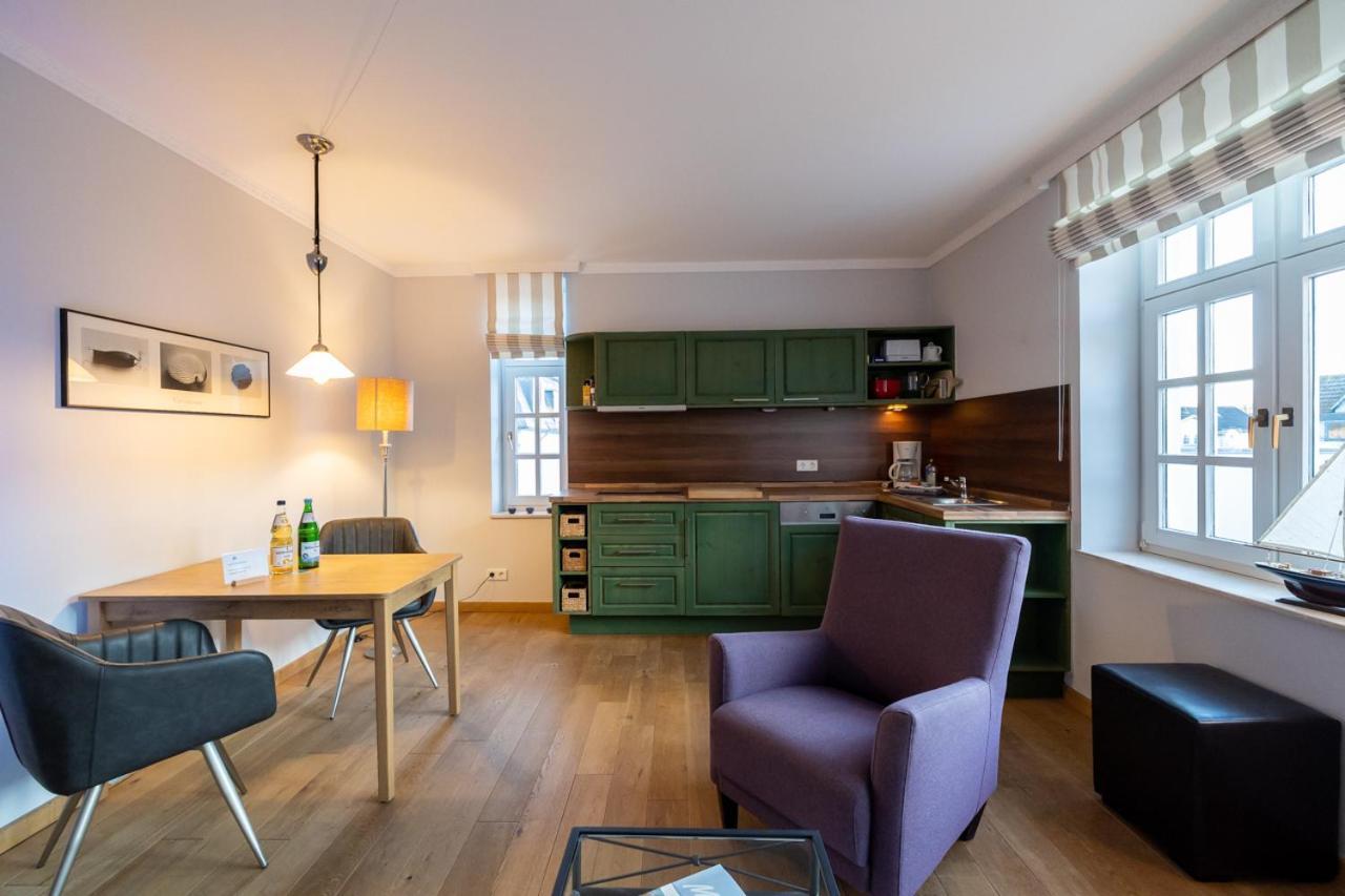 Villa Friedericia, Wohnung 3-Hochparterre Links Wyk auf Foehr Luaran gambar