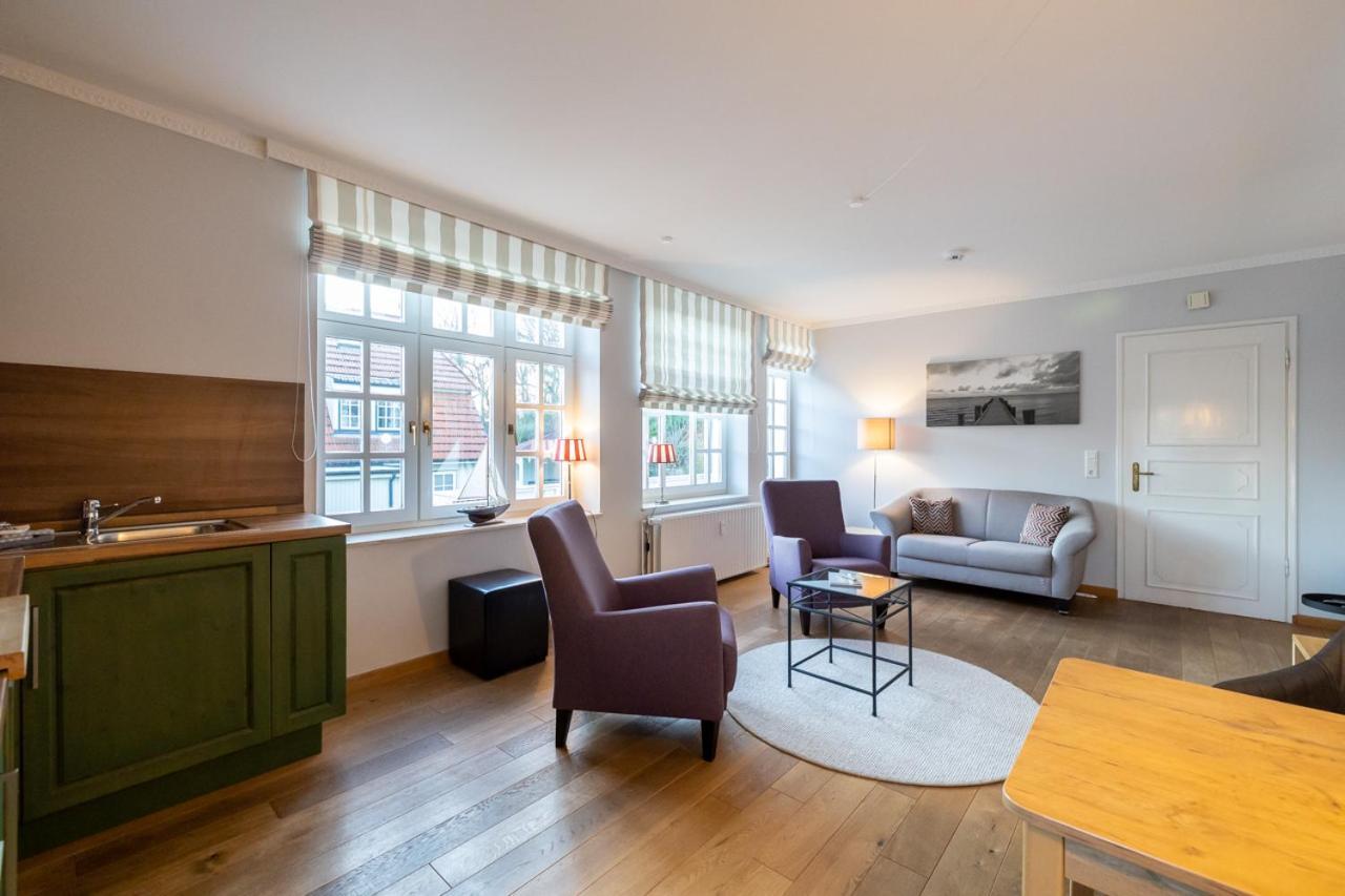 Villa Friedericia, Wohnung 3-Hochparterre Links Wyk auf Foehr Luaran gambar