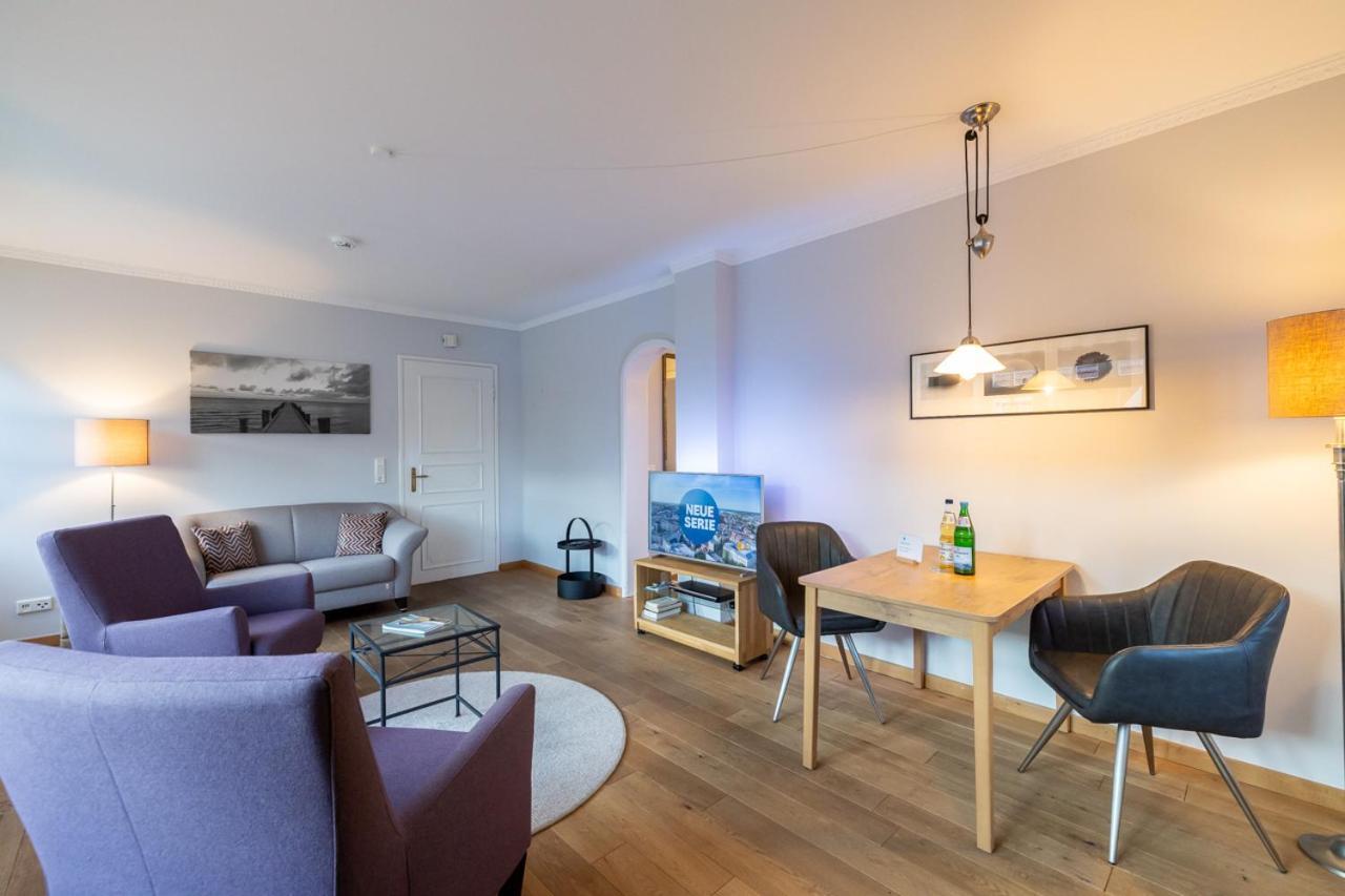 Villa Friedericia, Wohnung 3-Hochparterre Links Wyk auf Foehr Luaran gambar